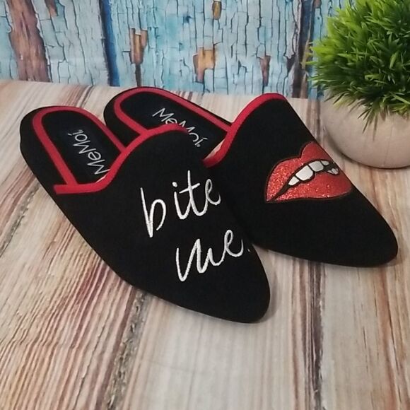 Memoi Bite Me Closed Toe Slippers - Picture 9 of 11